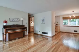 12 Claudette Cir, Framingham, MA 01701 - Photo 3