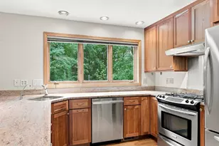 16 Birch Ln, Northampton, MA 01062 - Photo 5