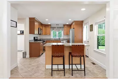 92 Lake Ave, Walpole, MA 02081 - Photo 3