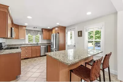 92 Lake Ave, Walpole, MA 02081 - Photo 5
