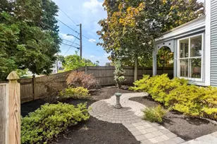 8 Leonard Cir, Medford, MA 02155 - Photo 5