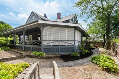 8 Leonard Cir, Medford, MA 02155 - Photo 39
