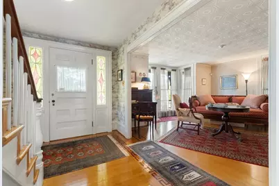 8 Leonard Cir, Medford, MA 02155 - Photo 7