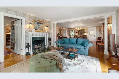 8 Leonard Cir, Medford, MA 02155 - Photo 9