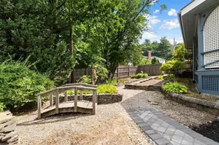 8 Leonard Cir, Medford, MA 02155 - Photo 37