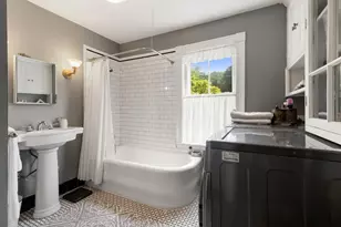 8 Leonard Cir, Medford, MA 02155 - Photo 33