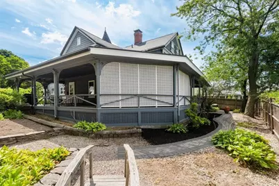 8 Leonard Cir, Medford, MA 02155 - Photo 35