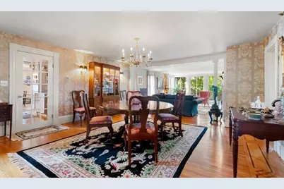 8 Leonard Cir, Medford, MA 02155 - Photo 11