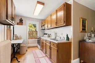 8 Leonard Cir, Medford, MA 02155 - Photo 31