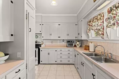 53 Ashland St, Taunton, MA 02780 - Photo 3
