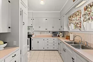 53 Ashland St, Taunton, MA 02780 - Photo 3