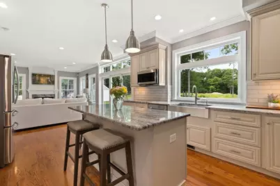 92 Plain St W, Berkley, MA 02779 - Photo 9