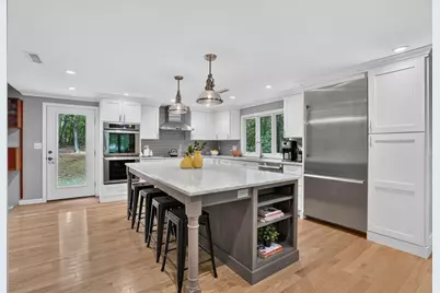 27 Algonquin Ave, Andover, MA 01810 - Photo 5