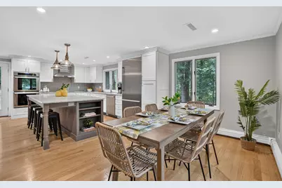 27 Algonquin Ave, Andover, MA 01810 - Photo 9