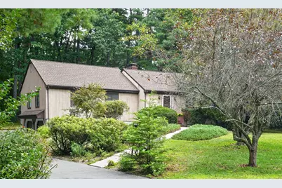 27 Algonquin Ave, Andover, MA 01810 - Photo 1