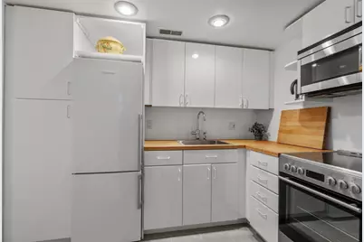1 West Hill Place, Boston, MA 02114 - Photo 29