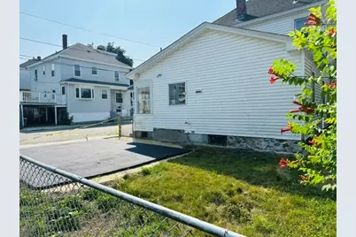 159 Ludlam St, Lowell, MA 01850 - Photo 23
