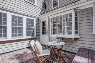 284 Woodland Rd, Brookline, MA 02467 - Photo 11
