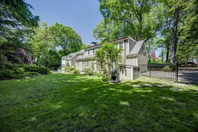 284 Woodland Road, Brookline, MA 02467 - Photo 5