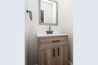 32 Union St #32, Lowell, MA 01852 - Photo 9
