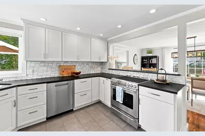 17 Greenwood Road, Peabody, MA 01960 - Photo 5