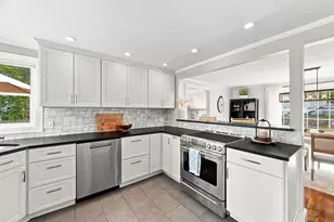 17 Greenwood Rd, Peabody, MA 01960 - Photo 5