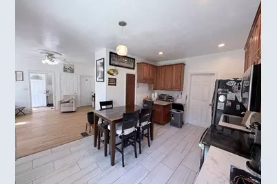 19 Pearl St, Clinton, MA 01510 - Photo 5
