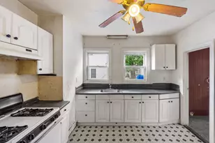 126 Belgrade Ave, Boston, MA 02131 - Photo 13