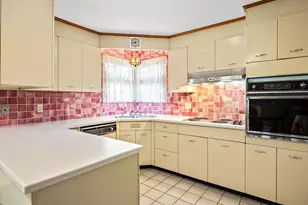 538 Newton St, South Hadley, MA 01075 - Photo 11