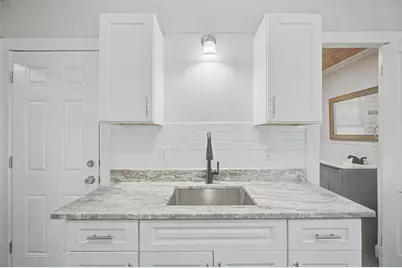 81 Adams St, Springfield, MA 01105 - Photo 17