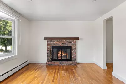 194 Glenellen Rd, Boston, MA 02132 - Photo 5