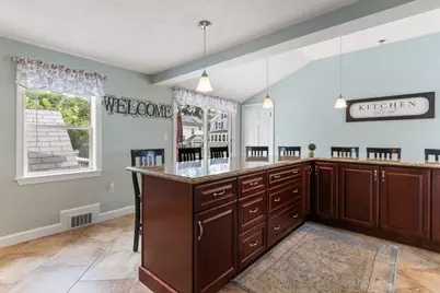 22 Aberdeen Ave, Waltham, MA 02453 - Photo 9