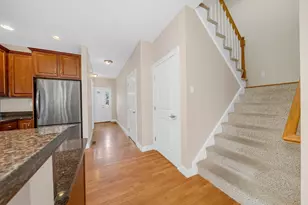 21 County St, Peabody, MA 01960 - Photo 9