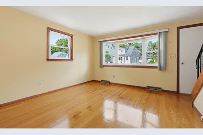135 Crane St, Dedham, MA 02026 - Photo 7