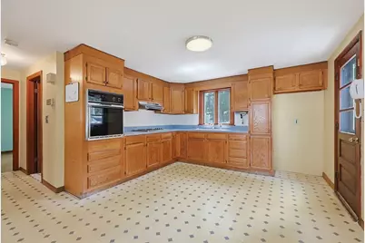 135 Crane St, Dedham, MA 02026 - Photo 11