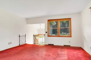 115 Clover Rd, Ludlow, MA 01056 - Photo 5