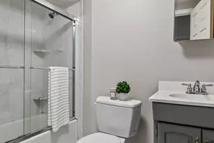 33 Bay State Rd, Boston, MA 02215 - Photo 19