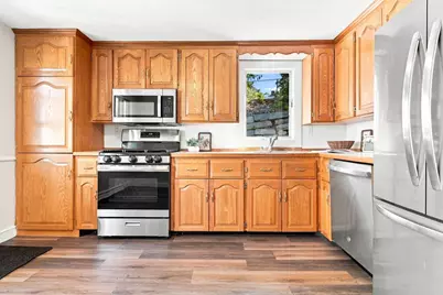 19 Elliott St, Melrose, MA 02176 - Photo 9
