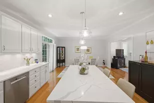 923 Lagrange St, Boston, MA 02132 - Photo 5