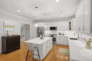 923 Lagrange St, Boston, MA 02132 - Photo 3
