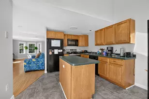 58 Ledgecrest Dr, Worcester, MA 01603 - Photo 17