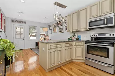 12 Argyle St, Revere, MA 02151 - Photo 5
