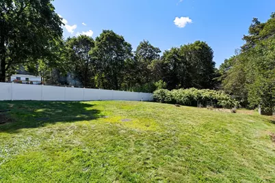15 Bradford St, Stoughton, MA 02072 - Photo 35