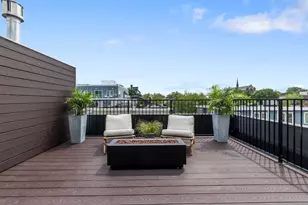 532 E 3rd St, Boston, MA 02127 - Photo 11