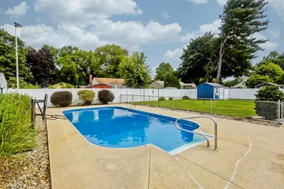 41 Dartmouth St, Agawam, MA 01001 - Photo 5
