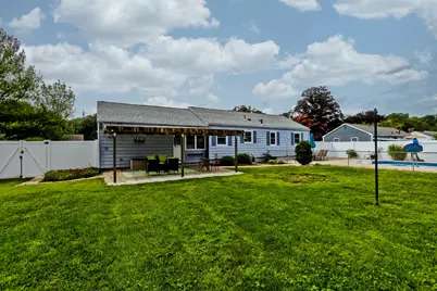 41 Dartmouth St, Agawam, MA 01001 - Photo 7