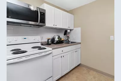 32 Whites Avenue #D45, Watertown, MA 02472 - Photo 5