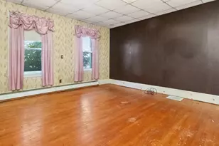 32 Vernon St, Waltham, MA 02453 - Photo 11
