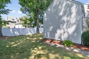32 Vernon St, Waltham, MA 02453 - Photo 27