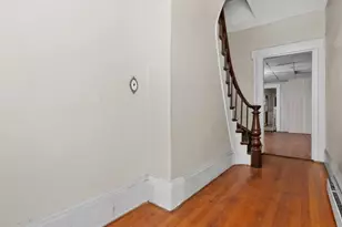 32 Vernon St, Waltham, MA 02453 - Photo 9